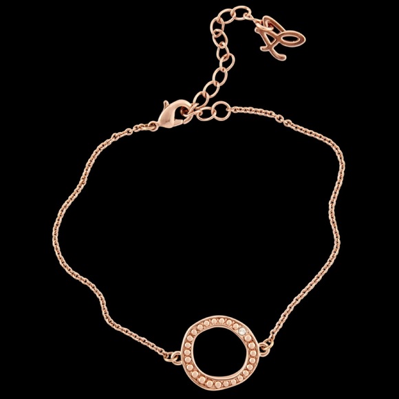 💫 Rose Gold Adore Swarovski Circle Bracelet - Picture 3 of 3